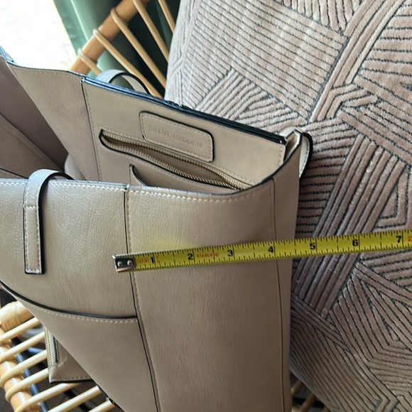 Steve Madden Tote - Picture 14 of 14